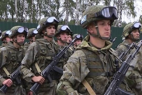 Россия вводит на Донбасс своих миротворцев Россия вводит на Донбасс своих миротворцев