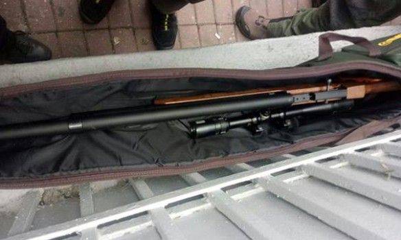 В Киеве арестован вооруженный до зубов снайпер В Киеве арестован вооруженный до зубов снайпер