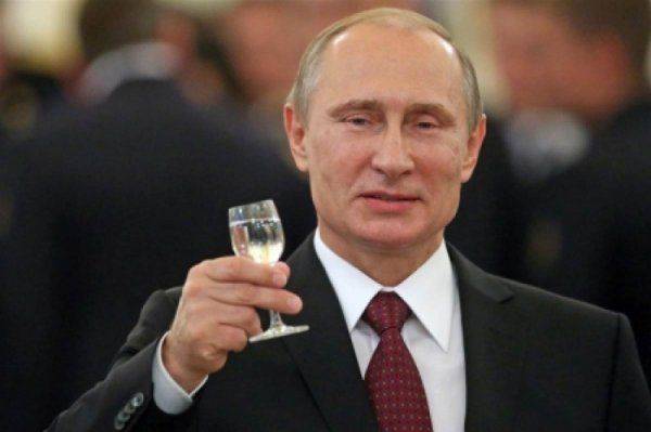 Патриоты отметили день рождения Путина: «Я - за Украину. Но Путина поздравлю с днюхой. Вдруг зачтется, если что?» Патриоты отметили день рождения Путина: «Я - за Украину. Но Путина поздравлю с днюхой. Вдруг зачтется, если что?»