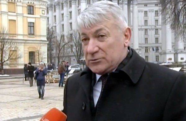 Объявили войну... Шёпотом, под одеялом... Объявили войну... Шёпотом, под одеялом...