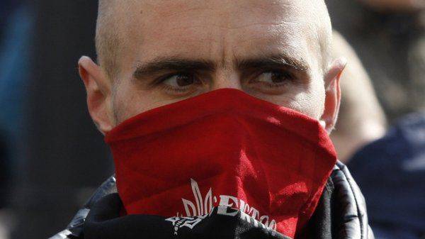 Львов зачищают от нацистов Львов зачищают от нацистов