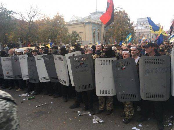 Боевики АТО созвали свое вече раньше Саакашвили — чтобы объявить о радикализации протеста Боевики АТО созвали свое вече раньше Саакашвили — чтобы объявить о радикализации протеста