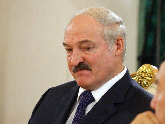 Лукашенко: Белоруссия и Россия столкнулись "лбами" с НАТО у границ Лукашенко: Белоруссия и Россия столкнулись "лбами" с НАТО у границ