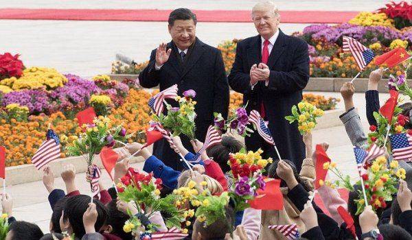 Мятущийся тигр, улыбающийся дракон Мятущийся тигр, улыбающийся дракон