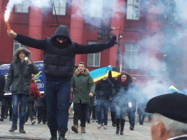 Да черт с ним, с мальчиком Да черт с ним, с мальчиком