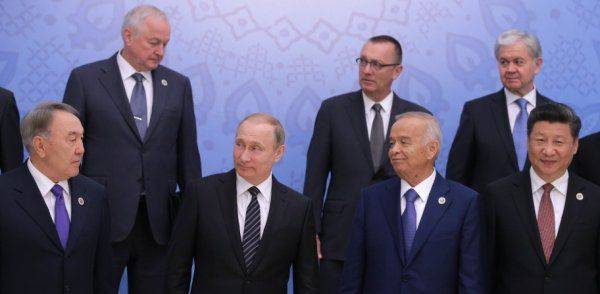 Владимир Путин: «ШОС – эффективный рычаг для совместной борьбы» Владимир Путин: «ШОС – эффективный рычаг для совместной борьбы»