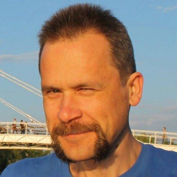На Днепропетровщине сожгли Тойоту бандерлога из Санкт-Петербурга На Днепропетровщине сожгли Тойоту бандерлога из Санкт-Петербурга