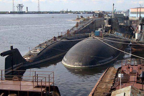 Последний причал: Мощь и гордость российского флота в 1990-е распилили на куски Последний причал: Мощь и гордость российского флота в 1990-е распилили на куски