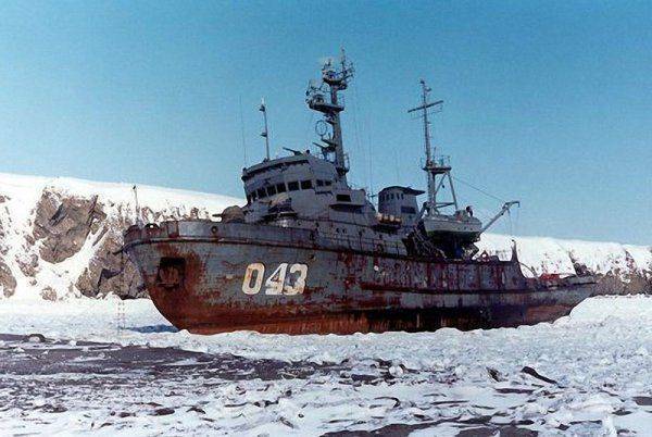 Последний причал: Мощь и гордость российского флота в 1990-е распилили на куски Последний причал: Мощь и гордость российского флота в 1990-е распилили на куски