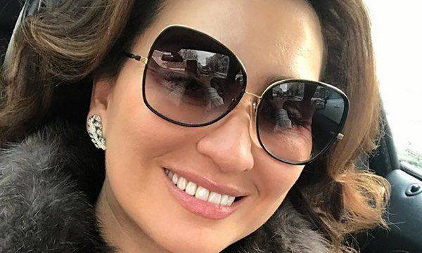 После гибели Доктора Лизы новая руководительница фонда подняла себе зарплату в 5 раз После гибели Доктора Лизы новая руководительница фонда подняла себе зарплату в 5 раз