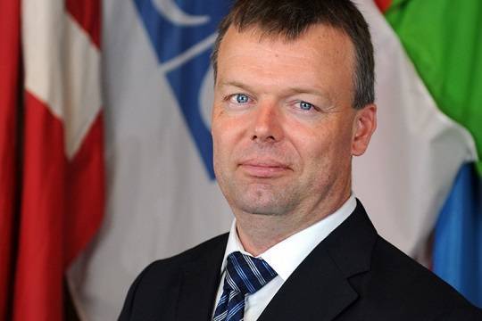 Александр Хуг: «Стороны конфликта готовятся к войне» Александр Хуг: «Стороны конфликта готовятся к войне»