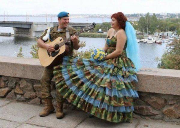 Киборг обокрал свою жену-атошницу, похитив все, что они намародерили в Донбассе Киборг обокрал свою жену-атошницу, похитив все, что они намародерили в Донбассе