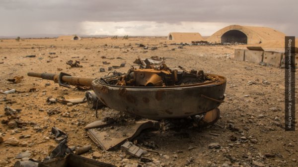 Видео точного удара: САА подорвали танк боевиков с помощью ПТРК в Сирии Видео точного удара: САА подорвали танк боевиков с помощью ПТРК в Сирии