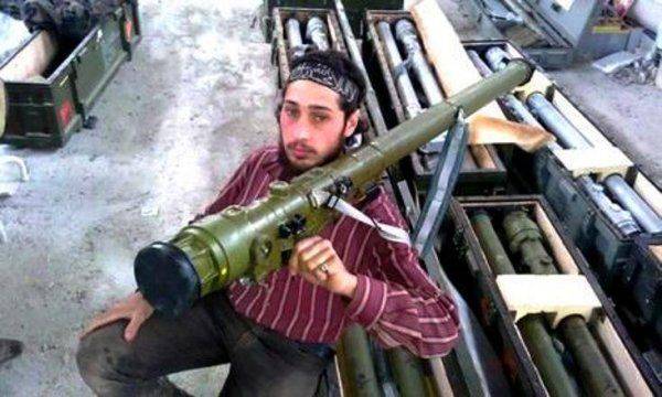 Эксперт о передаче партии ПЗРК курдам: Штатам нужно закрепиться в Сирии любой ценой Эксперт о передаче партии ПЗРК курдам: Штатам нужно закрепиться в Сирии любой ценой