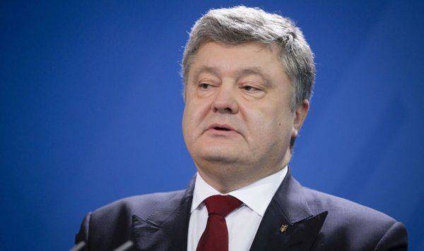 На Украине решили, что Порошенко, как и Януковича, “охраняет ФСБ” На Украине решили, что Порошенко, как и Януковича, “охраняет ФСБ”