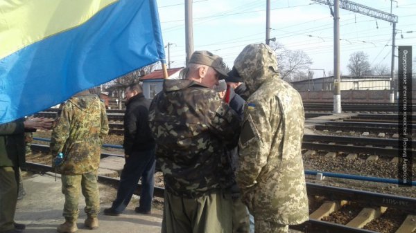 Митингующие на украинско-польской границе перекрыли две дороги Митингующие на украинско-польской границе перекрыли две дороги