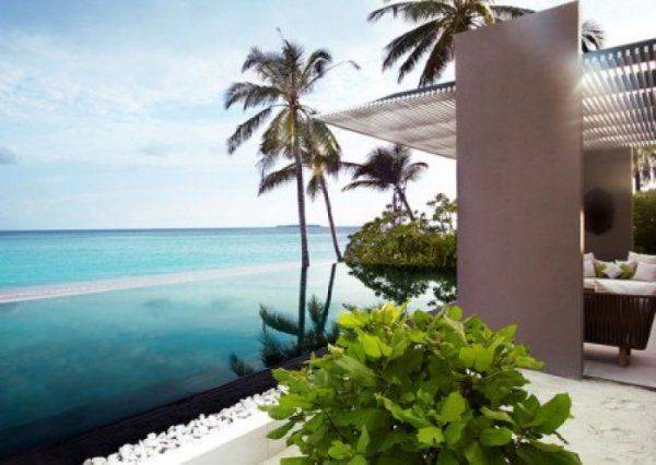 Юлия Порошенко: «Президент не может отдыхать в стране, где его все узнают!» Юлия Порошенко: «Президент не может отдыхать в стране, где его все узнают!»