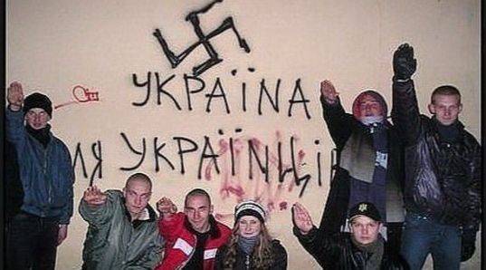 Волкер бросился замирять Польшу с бандеровцами Волкер бросился замирять Польшу с бандеровцами