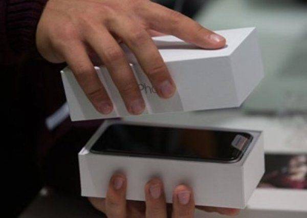 Дети майдана: сын замминистра образования, курсант СБУ с пистолетом в руках добывал Iphone 8 Дети майдана: сын замминистра образования, курсант СБУ с пистолетом в руках добывал Iphone 8