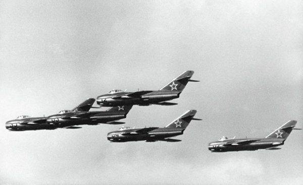 Как «Пантеры» ВМС США сражались с российскими МиГами Как «Пантеры» ВМС США сражались с российскими МиГами