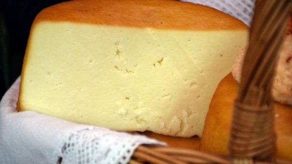Суррогат с дырками: Дорогой сырный фальсификат захватил рынок России Суррогат с дырками: Дорогой сырный фальсификат захватил рынок России