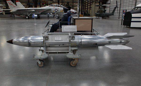 Идея-фикс Пентагона: Маломощные ядерные заряды помогут сдержать Россию Идея-фикс Пентагона: Маломощные ядерные заряды помогут сдержать Россию