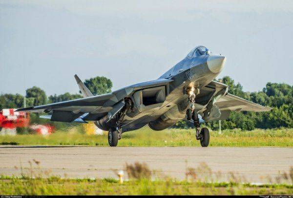 Американцы вновь позади: Русский самолет СУ-57 в Сирии превзошел F-22 по всем параметрам Американцы вновь позади: Русский самолет СУ-57 в Сирии превзошел F-22 по всем параметрам