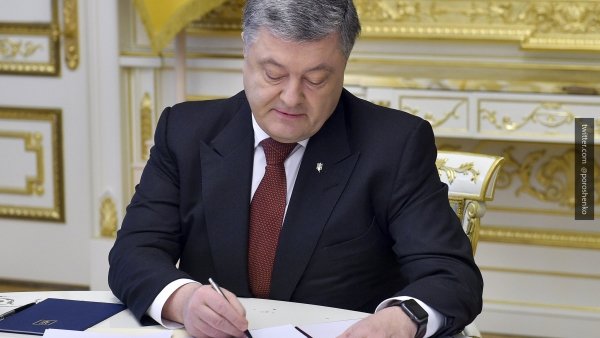 Порошенко сообщил о намерении прекратить действие ряда положений договора о сотрудничестве с Россией Порошенко сообщил о намерении прекратить действие ряда положений договора о сотрудничестве с Россией