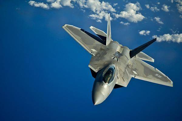 «F-22 не жаждали встречи с нашими истребителями» «F-22 не жаждали встречи с нашими истребителями»