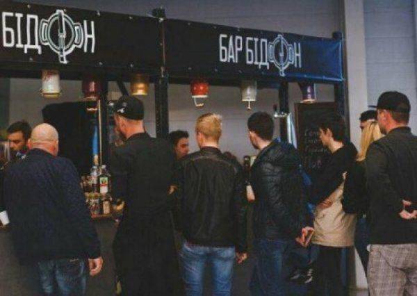 Львовские патриоты грозятся устроить «хрустальную ночь» любителям «русской попсы» Львовские патриоты грозятся устроить «хрустальную ночь» любителям «русской попсы»