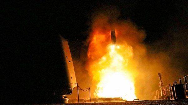 Немецкие депутаты открестились от Меркель из-за ее позиции по ракетному удару по Сирии Немецкие депутаты открестились от Меркель из-за ее позиции по ракетному удару по Сирии