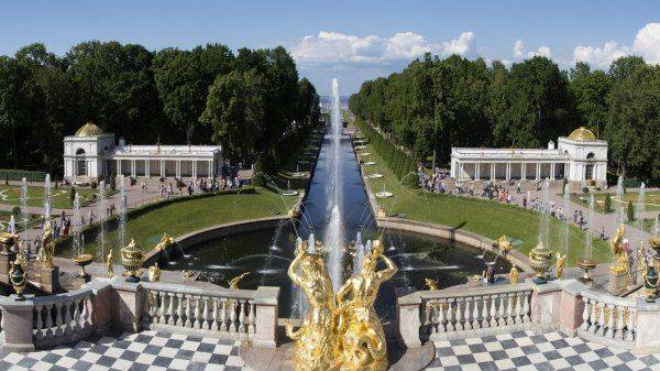 Внутренний туризм в России: Куда поехать на майские праздники Внутренний туризм в России: Куда поехать на майские праздники