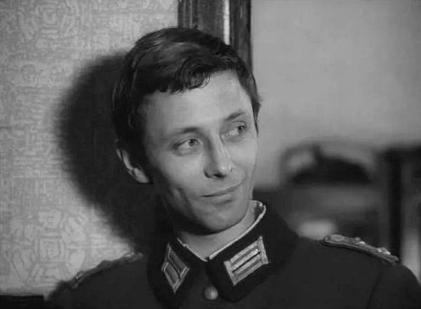 Анонимка: Хочу помочь полиции Великобритании найти отравителя Скрипалей Анонимка: Хочу помочь полиции Великобритании найти отравителя Скрипалей