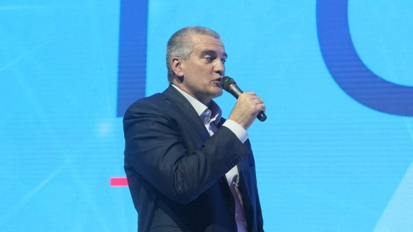 Глава Крыма Аксенов призвал жителей полуострова воздержаться от поездок на Украину Глава Крыма Аксенов призвал жителей полуострова воздержаться от поездок на Украину
