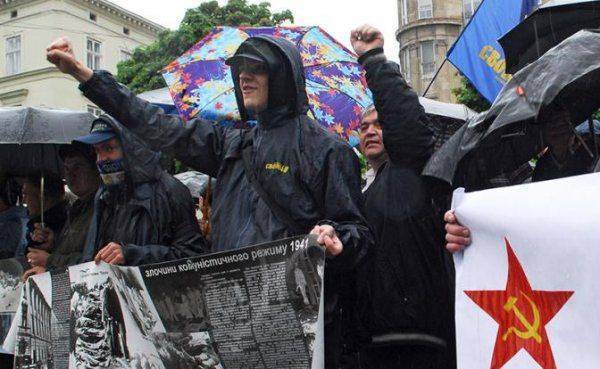 Львов: Гитлер уже не капут? Львов: Гитлер уже не капут?