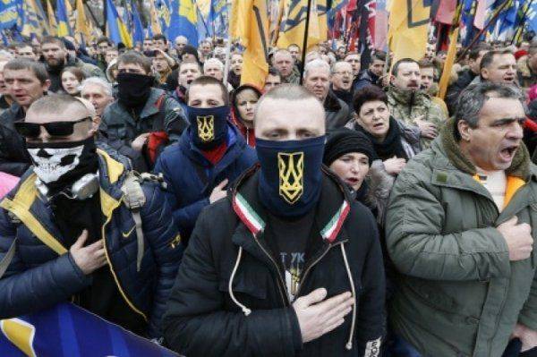 В Одессе нацисты напали на мужчину В Одессе нацисты напали на мужчину