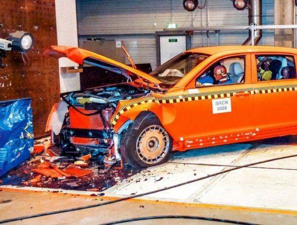 Седан «Кортежа» прошел первую серию краш-тестов в НАМИ Седан «Кортежа» прошел первую серию краш-тестов в НАМИ