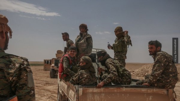 «Криминальные разборки» по-курдски: боевики YPG и «Куват ан-Нухба» столкнулись в Дейр-эз-Зоре «Криминальные разборки» по-курдски: боевики YPG и «Куват ан-Нухба» столкнулись в Дейр-эз-Зоре