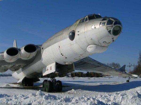 Бомбардировщик М-4 "Бизон" - как гениальный план русских одурачил американцев