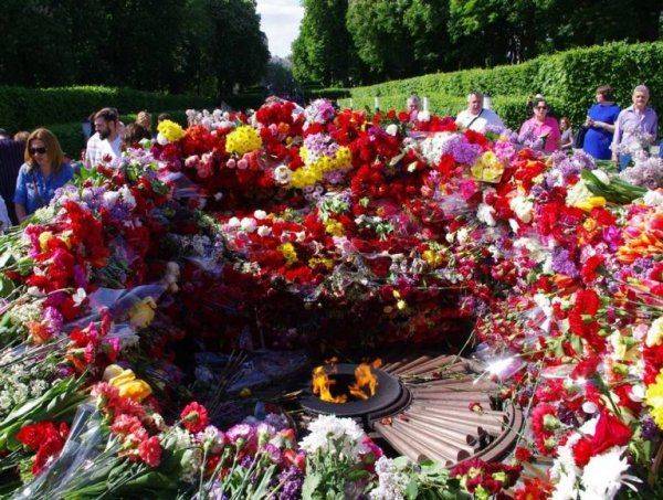 Наши в Киеве Наши в Киеве