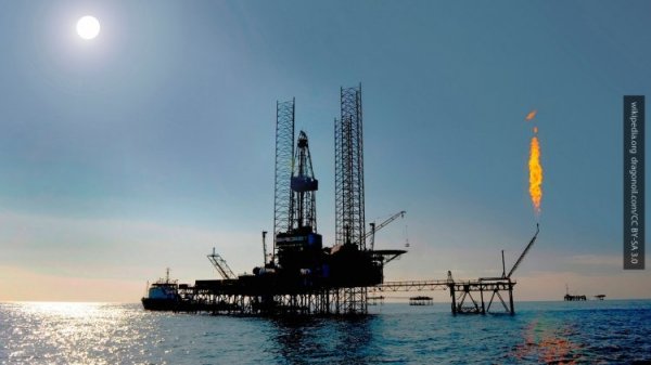 Bank of America заявил о повышении цены на нефть за баррель до $100 Bank of America заявил о повышении цены на нефть за баррель до $100