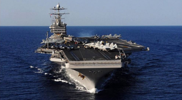 На борту авианосца ВМС США «Гарри Трумэн»: игра в кошки-мышки с российским фрегатом На борту авианосца ВМС США «Гарри Трумэн»: игра в кошки-мышки с российским фрегатом