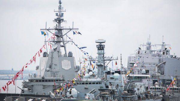 Германия вооружается в страхе перед США Германия вооружается в страхе перед США