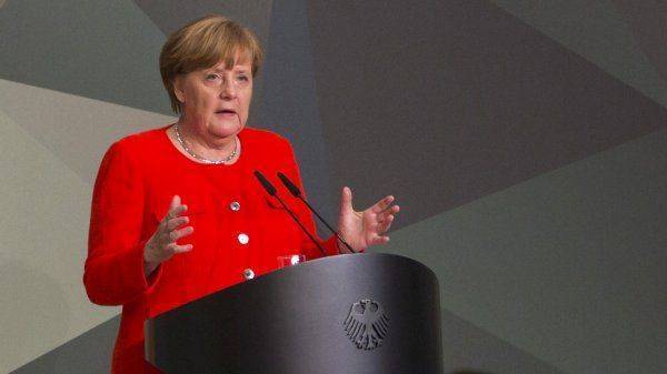 Германия вооружается в страхе перед США Германия вооружается в страхе перед США