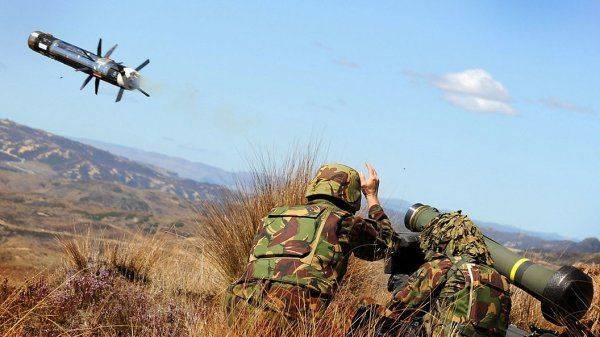 Американцы хотят опробовать свои "Джавелины" на русских танках Американцы хотят опробовать свои "Джавелины" на русских танках