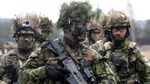 НАТО решила устрашить Россию убедительно НАТО решила устрашить Россию убедительно