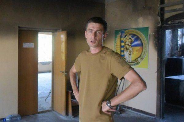 В Мариуполе подполковнику погранслужбы сломали челюсть: Требовал меню на украинском языке В Мариуполе подполковнику погранслужбы сломали челюсть: Требовал меню на украинском языке