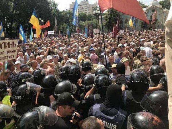 Штурм Рады: «За ВДВ!» Штурм Рады: «За ВДВ!»