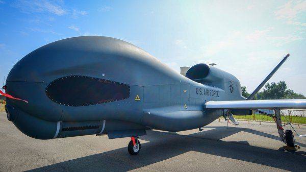 США играют мускулами в Донбассе: В дело пошли беспилотники США играют мускулами в Донбассе: В дело пошли беспилотники