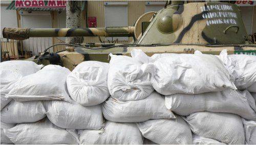 В Славянске неизвестные вновь атаковали три блокпоста, народный мэр ожидает штурм